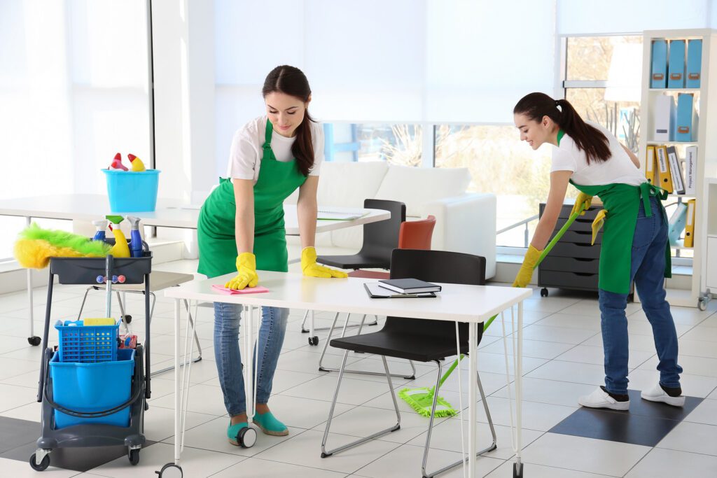 Benefits of outsourcing cleaning services for corporations and