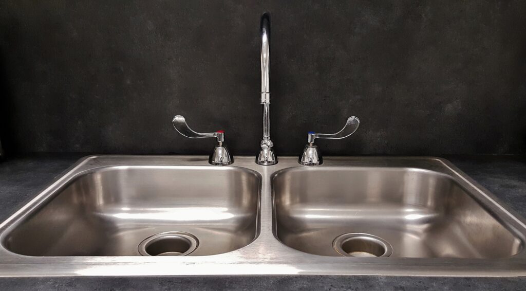 How to Clean Your Kitchen Sink